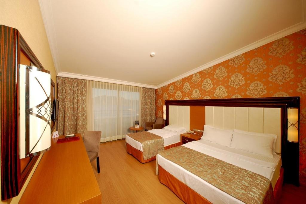 هتل گلدن راک بیچ مارماریس